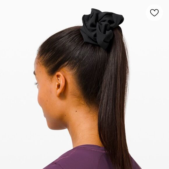 LULULEMON Uplifting Oversized Scrunchie Black NWT - Picture 4 of 6